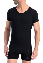 Lade das Bild in den Galerie-Viewer, NOSHIRT original - regular V - zwart